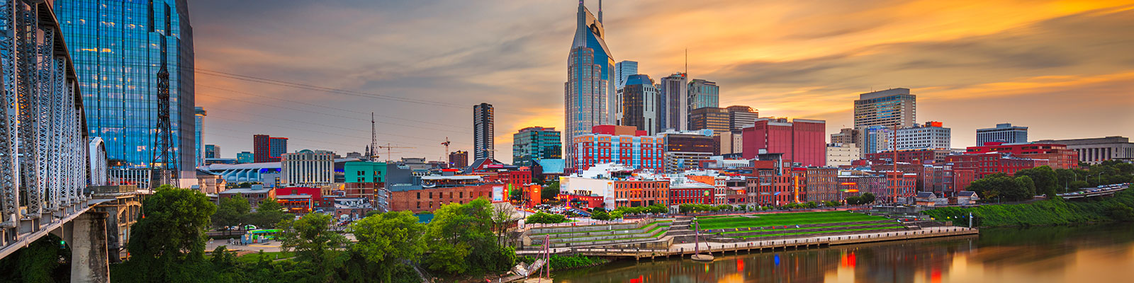 picture-of-nashville-tennessee-city-skyline-at-sunset-where-apco-next-generation-9-1-1-event-took-place